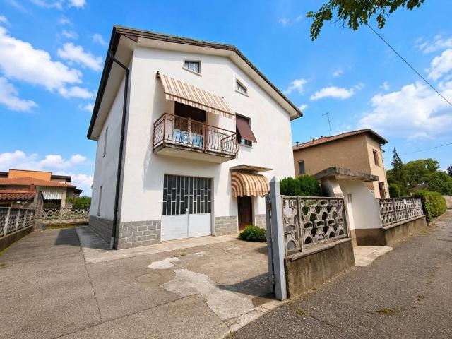 Villa in vendita a Lonate Ceppino VA