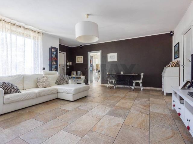 Villa in vendita a Lonate Pozzolo VA