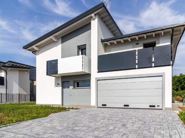 Villa in vendita a Lonate Pozzolo VA