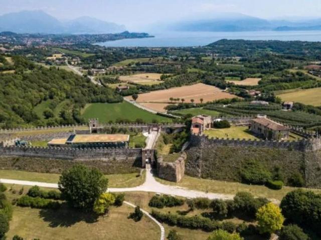 Villa in vendita a Lonato del Garda BS