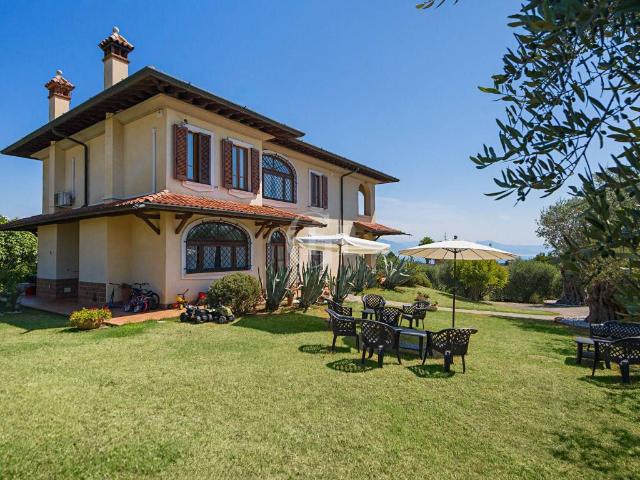 Villa in vendita a Lonato del Garda BS