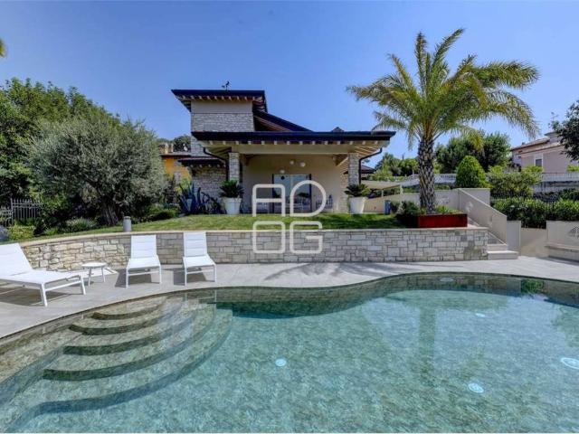 Villa in vendita a Lonato del Garda BS