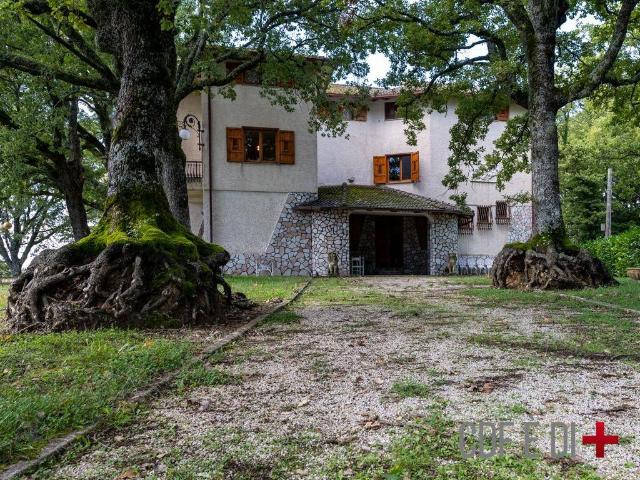 Villa in vendita a Longone Sabino RI