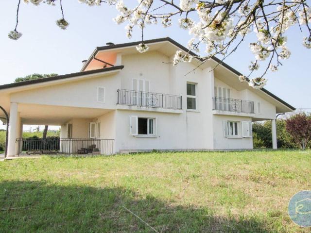 Villa in vendita a Longiano FC
