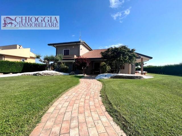 Villa in vendita a Loreo RO