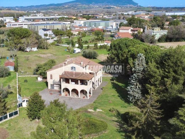 Villa in vendita a Loreto