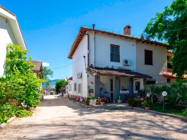 Villa in vendita a Latina LT