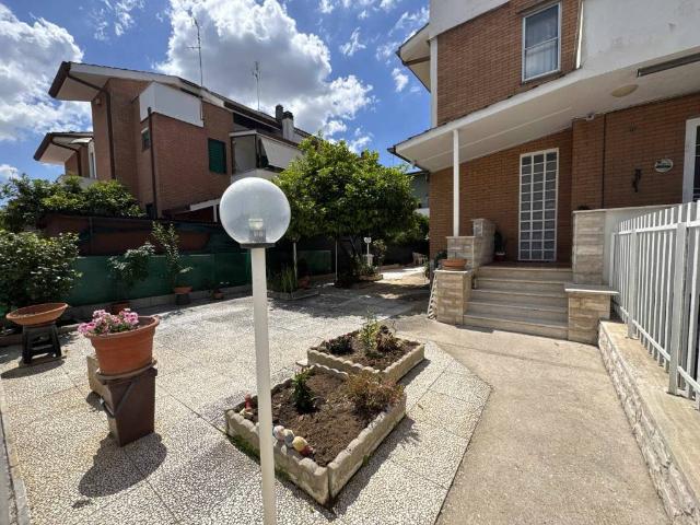 Villa in vendita a Latina LT
