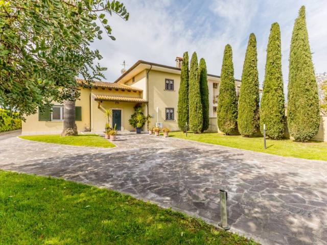 Villa in vendita a Latina LT