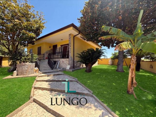 Villa in vendita a Latina LT