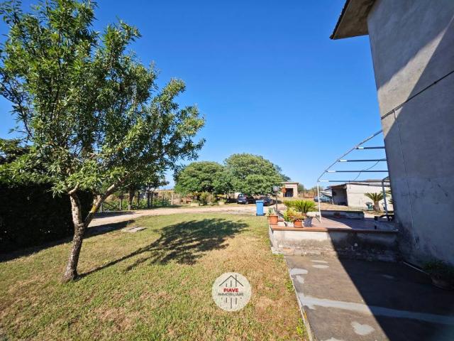 Villa in vendita a Latina LT