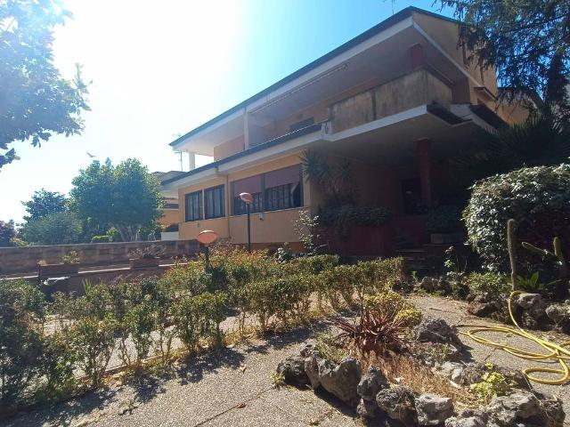 Villa in vendita a Latina LT