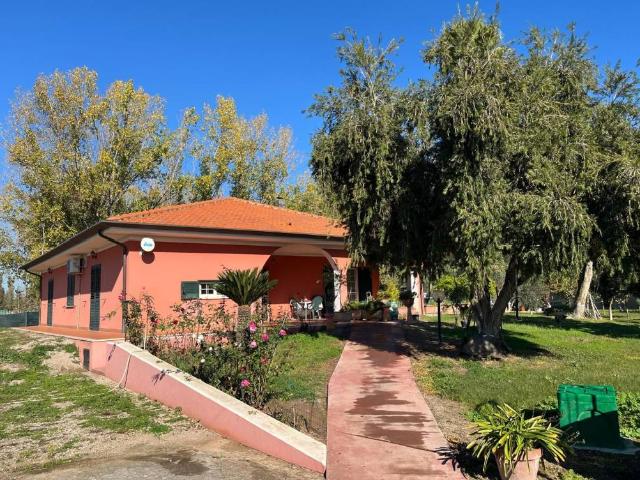 Villa in vendita a Latina LT