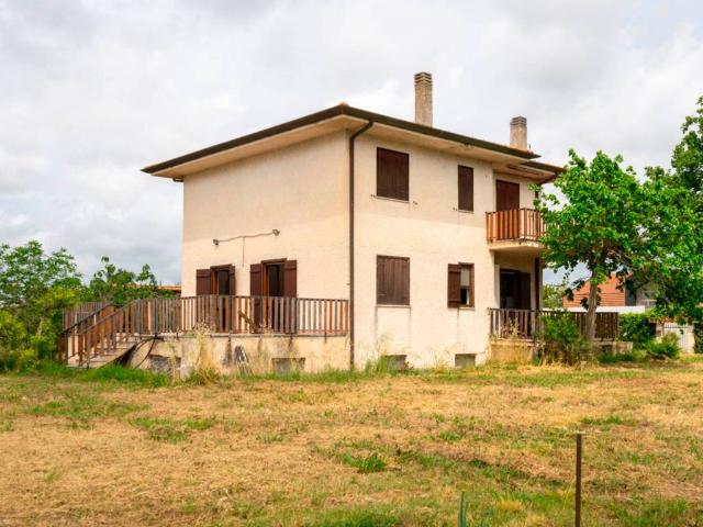 Villa in vendita a Latina LT