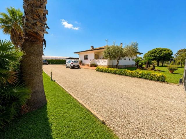 Villa in vendita a Latina LT