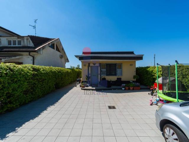 Villa in vendita a Latina LT