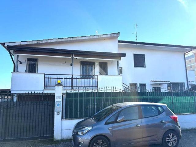 Villa in vendita a Latina LT