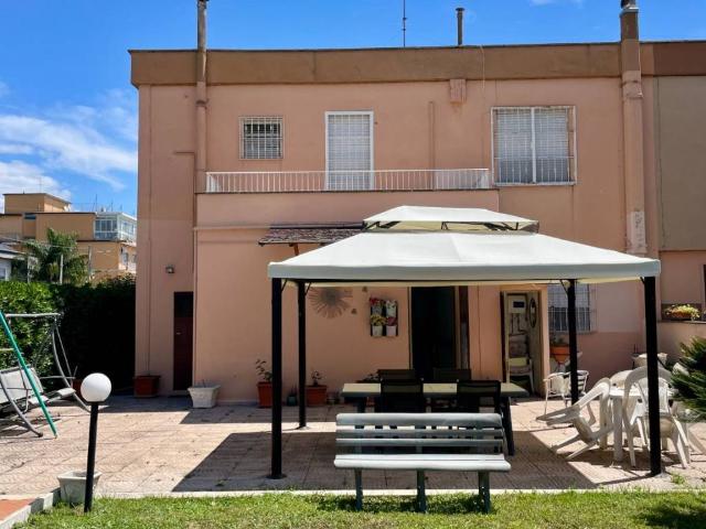 Villa in vendita a Latina LT