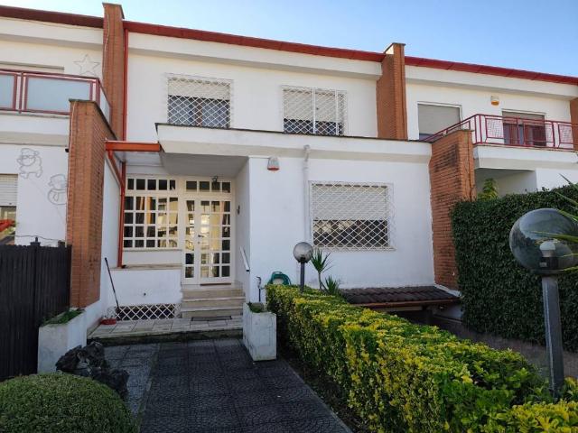 Villa in vendita a Latina LT