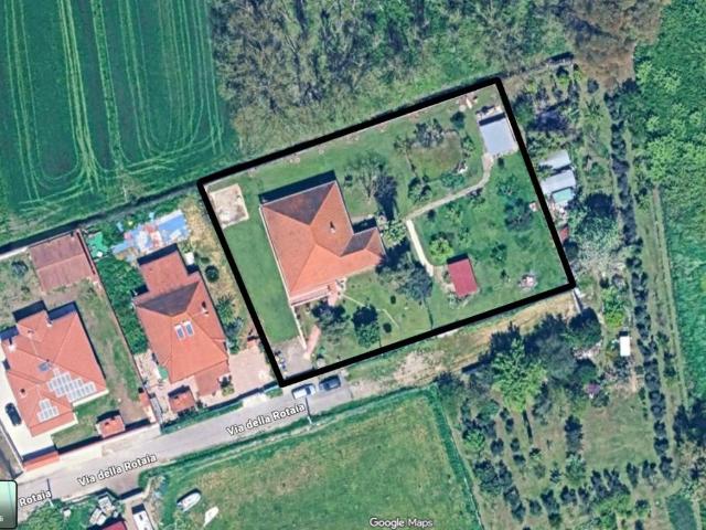 Villa in vendita a Latina LT