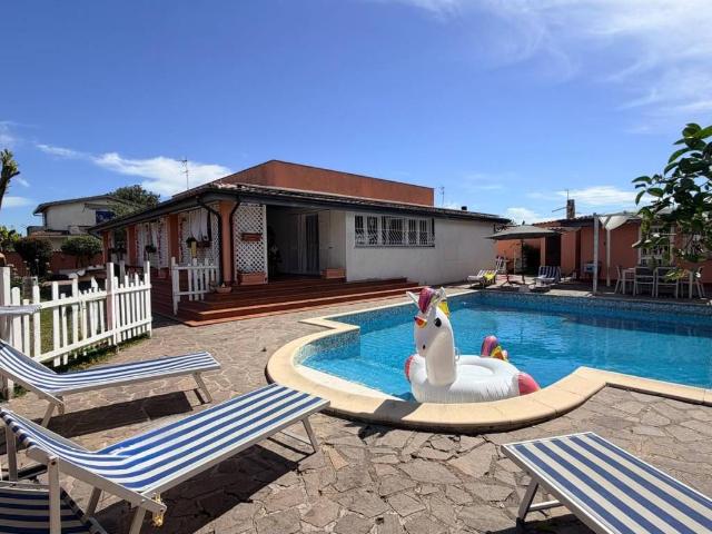 Villa in vendita a Latina LT