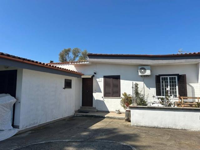 Villa in vendita a Latina LT