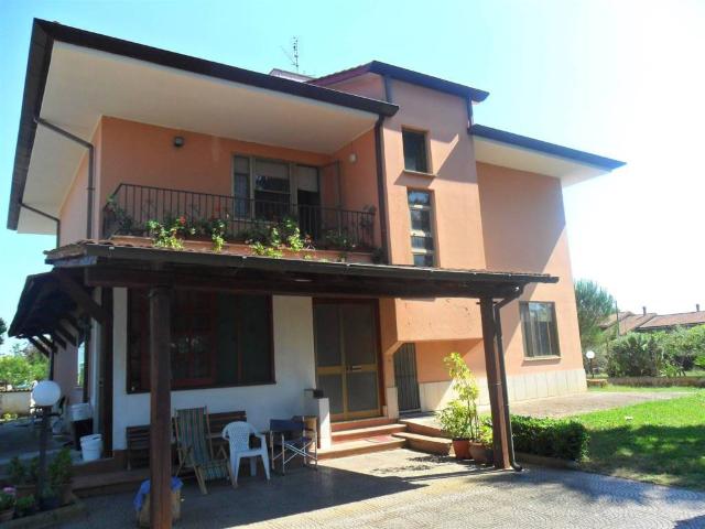 Villa in vendita a Latina LT
