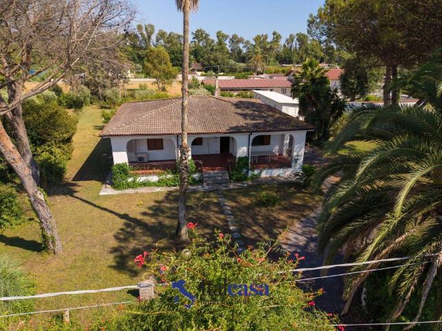 Villa in vendita a Latina LT