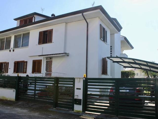 Villa in vendita a Latina LT