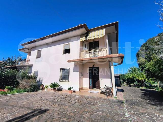 Villa in vendita a Latina LT