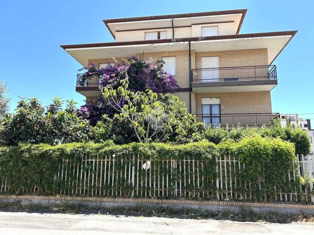 Villa in vendita a Latina