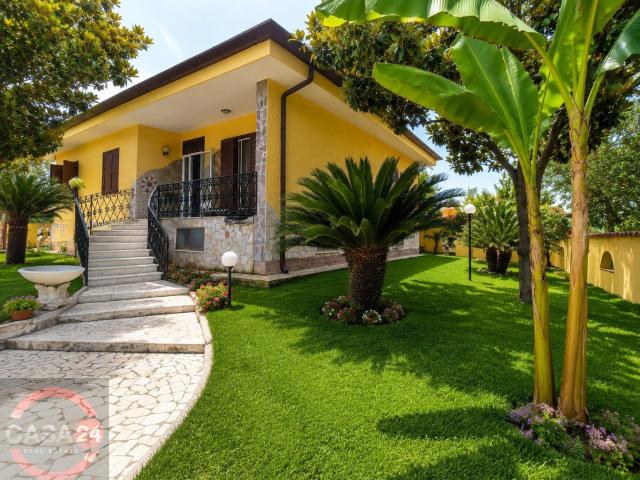Villa in vendita a Latina