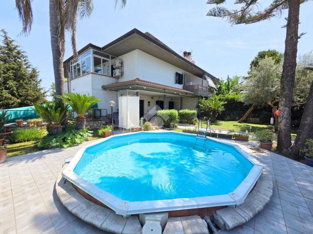 Villa in vendita a Latina