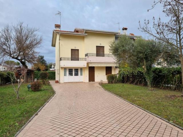 Villa in vendita a Latisana UD