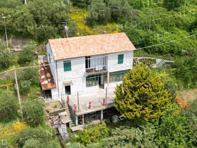 Villa in vendita a Lavagna GE