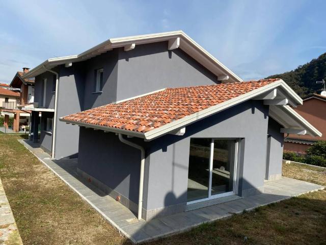 Villa in vendita a Lavena Ponte Tresa VA