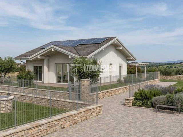 Villa in vendita a Lazzate