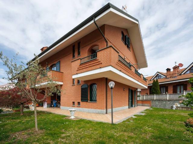 Villa in vendita a La Loggia TO