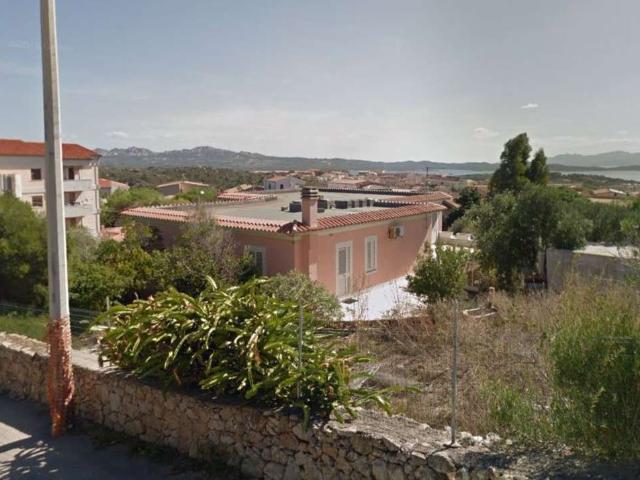VILLA in VENDITA a LA MADDALENA di 15 vani