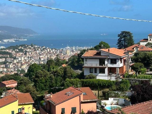 Villa in vendita a La Spezia SP