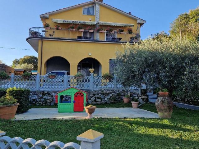 Villa in vendita a La Spezia SP