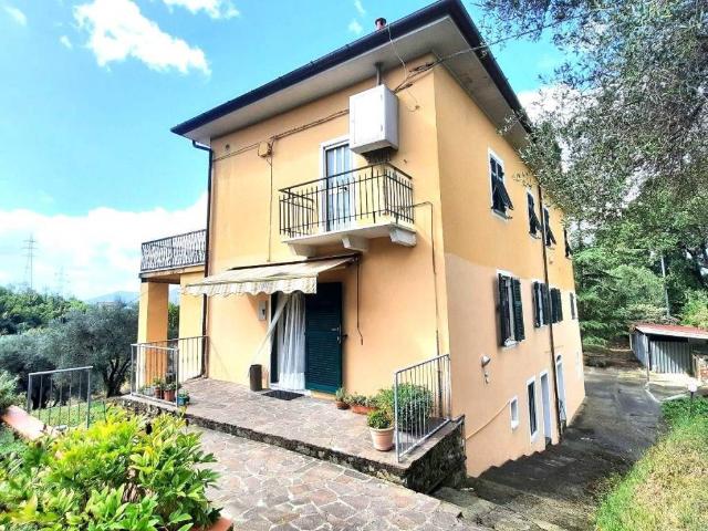 Villa in vendita a La Spezia SP