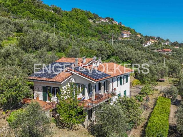 Villa in vendita a La Spezia SP