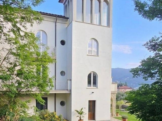 Villa in vendita a La Spezia SP