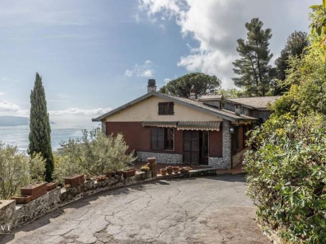 Villa in vendita a La Spezia SP