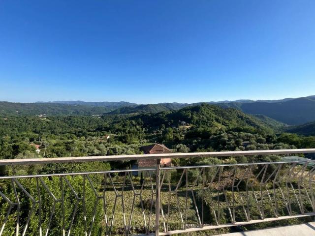 Villa in vendita a La Spezia SP