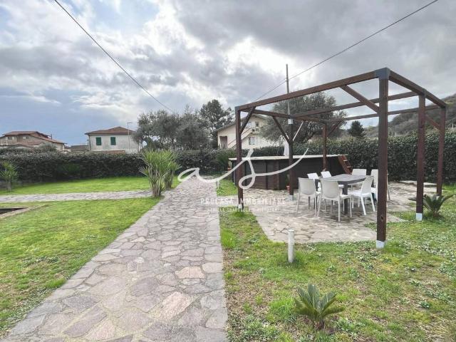 Villa in vendita a Arcola SP