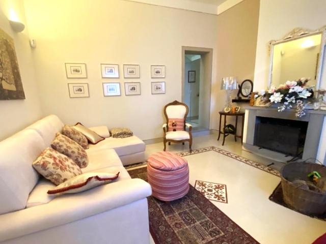Villa in vendita a La Vettola Pisa in Ristrutturato composto da 6vani