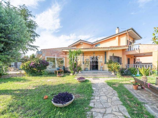 Villa in vendita a Ladispoli RM