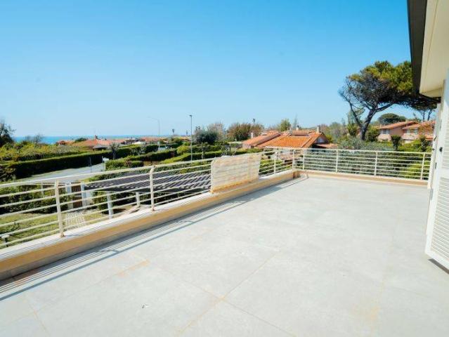 Villa in vendita a Ladispoli RM